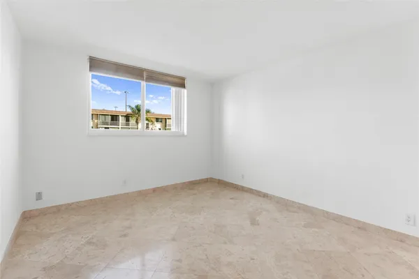 $175,000 | 4502 North Federal Highway, Unit 225C, Lighthouse Point, FL 33064