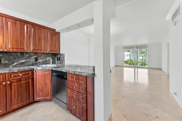 $175,000 | 4502 North Federal Highway, Unit 225C, Lighthouse Point, FL 33064