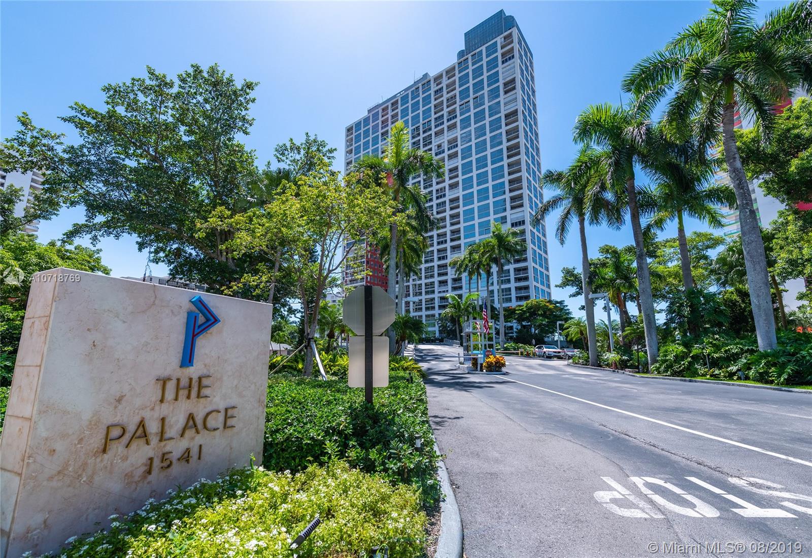 1541 Brickell Avenue, Unit C1008 Miami, FL 33129 - Photo 44 of 48