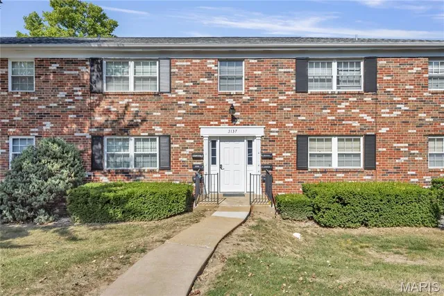 $99,000 | 3137 Roger Williams Drive, Unit C, Bridgeton, MO 63044