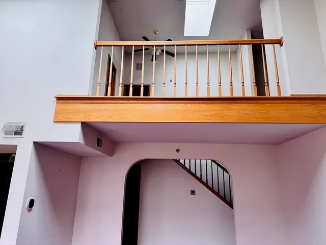 a view of entryway with a front door