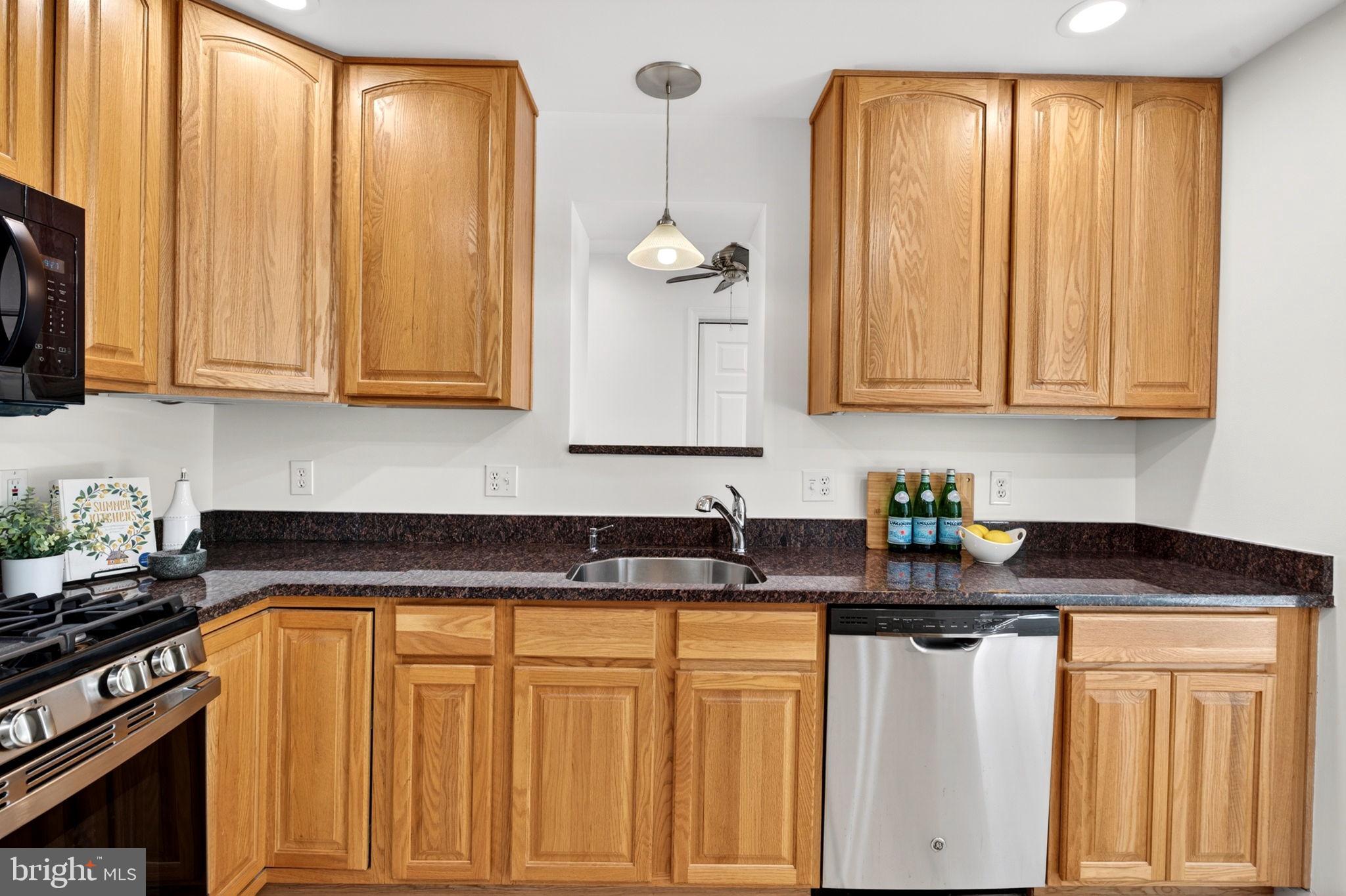9 Maple Avenue Baltimore, MD 21228 - Photo 15 of 112