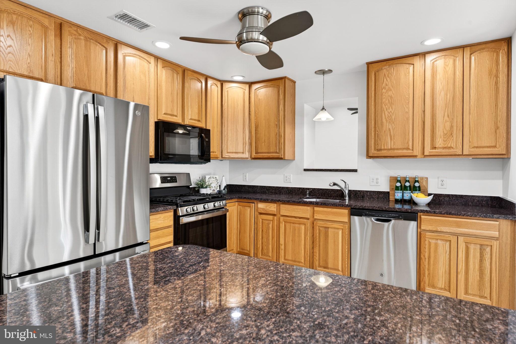 9 Maple Avenue Baltimore, MD 21228 - Photo 16 of 112
