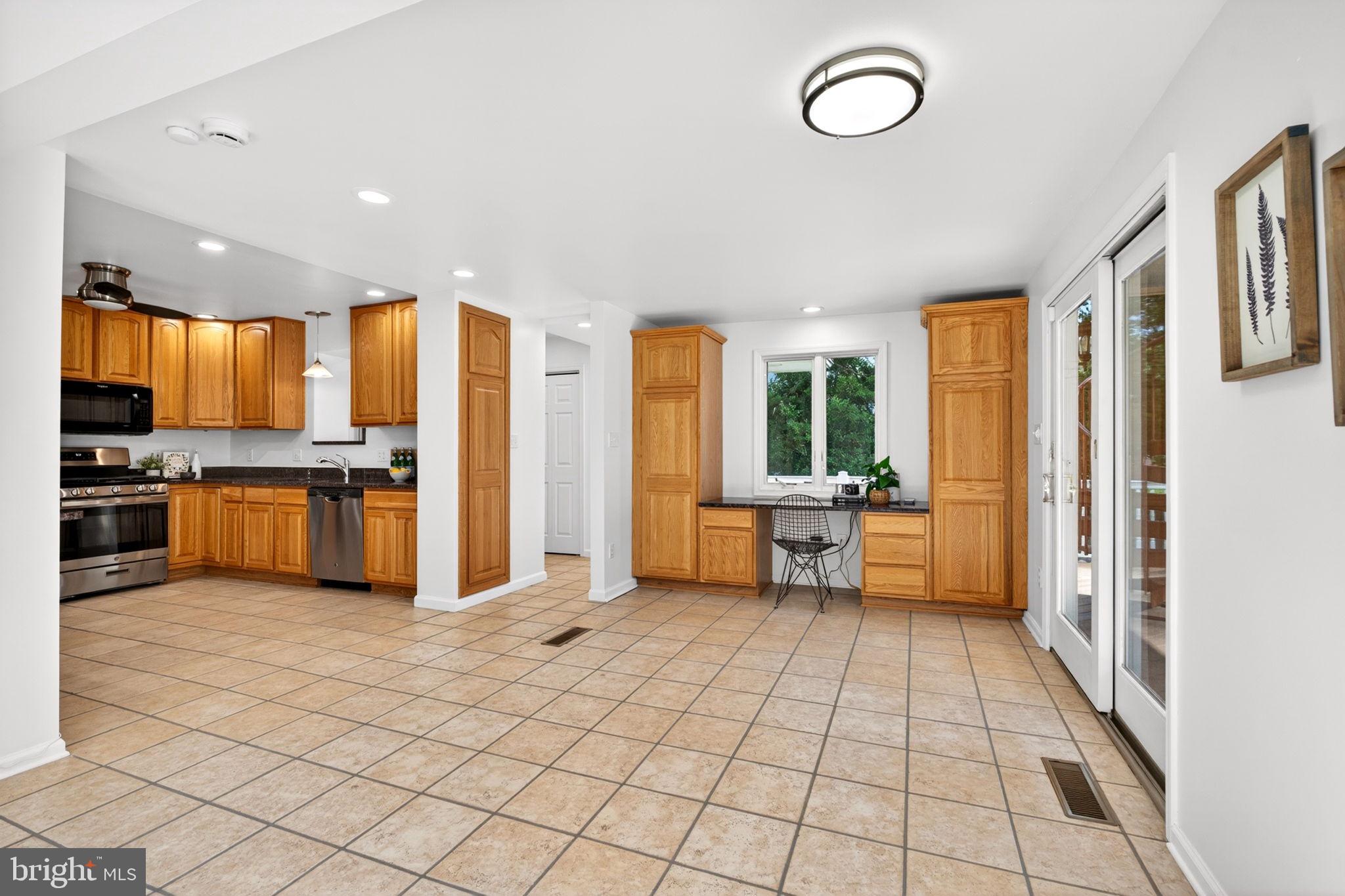 9 Maple Avenue Baltimore, MD 21228 - Photo 19 of 112