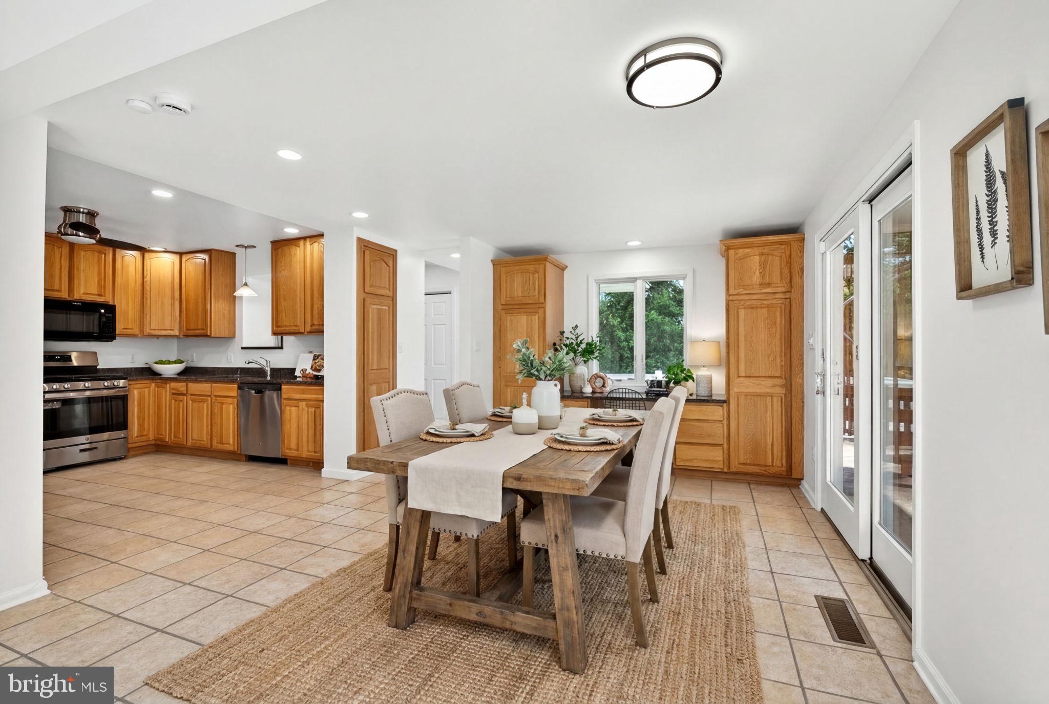 9 Maple Avenue Baltimore, MD 21228 - Photo 20 of 112 Dining room with Virtual Staging
