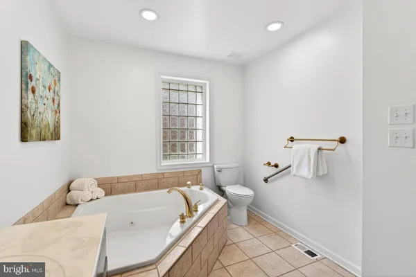 $685,000 | 9 Maple Avenue, Baltimore, MD 21228