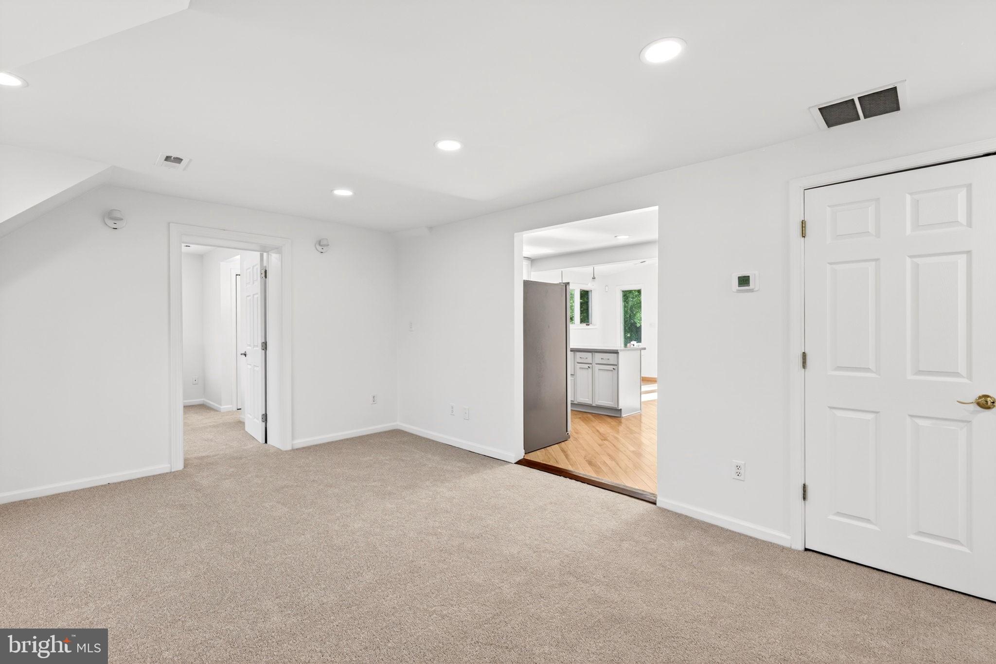 9 Maple Avenue Baltimore, MD 21228 - Photo 37 of 112