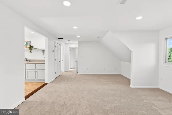 $685,000 | 9 Maple Avenue, Baltimore, MD 21228