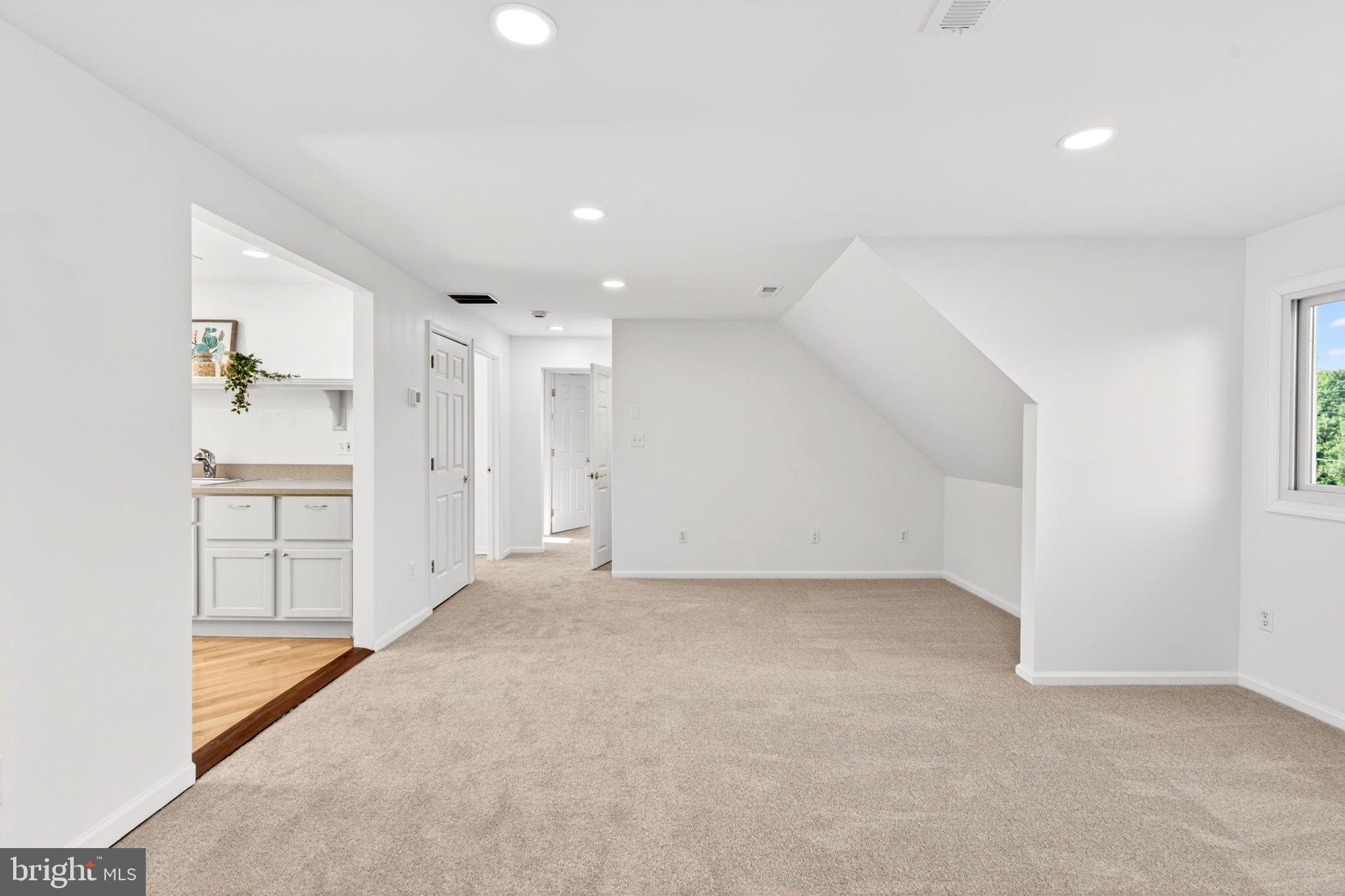 9 Maple Avenue Baltimore, MD 21228 - Photo 38 of 112