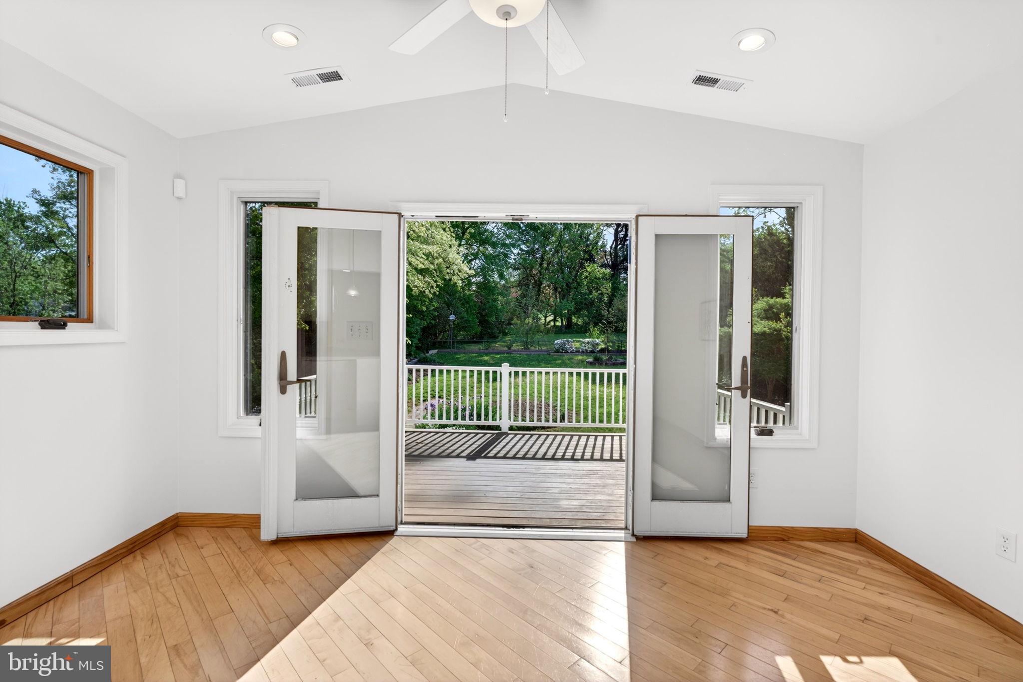 9 Maple Avenue Baltimore, MD 21228 - Photo 44 of 112