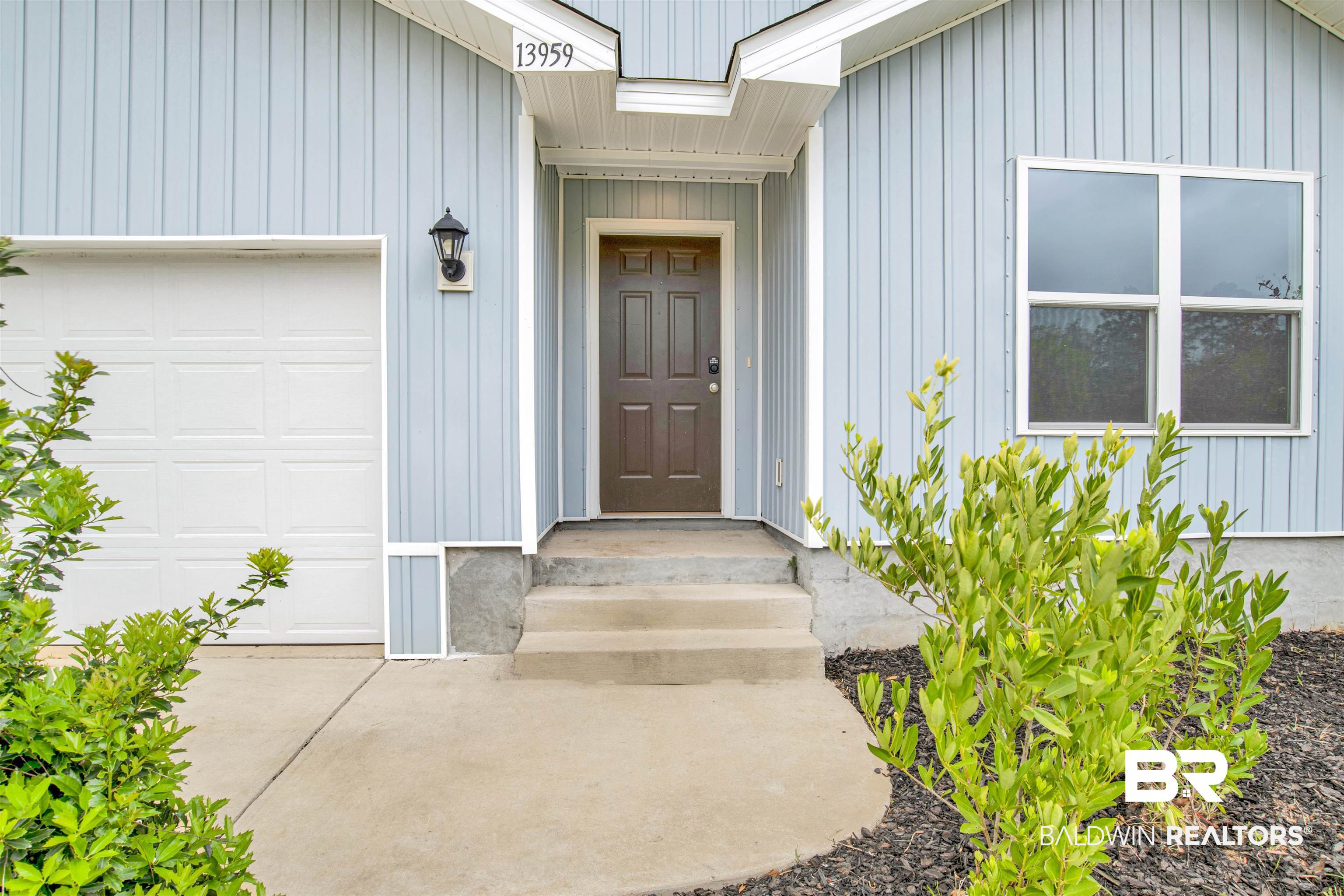 13959 Shea Circle Foley, AL 36535 - Photo 2 of 31