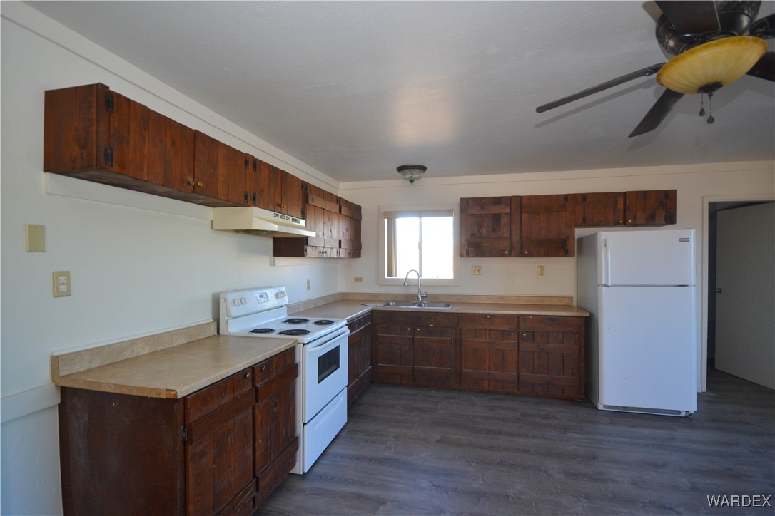 2425 View Point Road Fort Mohave, AZ 86426 - Photo 9 of 29 Kitchen