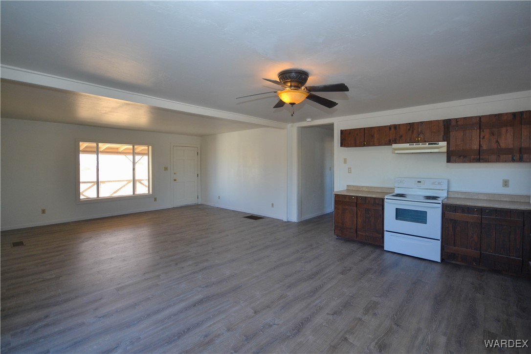 2425 View Point Road Fort Mohave, AZ 86426 - Photo 10 of 29 Kitchen