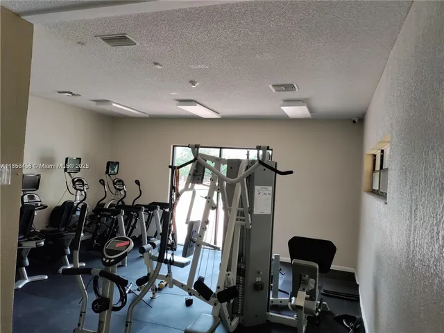 $264,500 | 6950 Miami Gardens Drive, Unit 2508, Hialeah, FL 33015