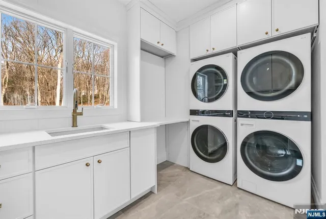 $5,200,000 | 121 Jacquelin Avenue, Ho-Ho-Kus, NJ 07423