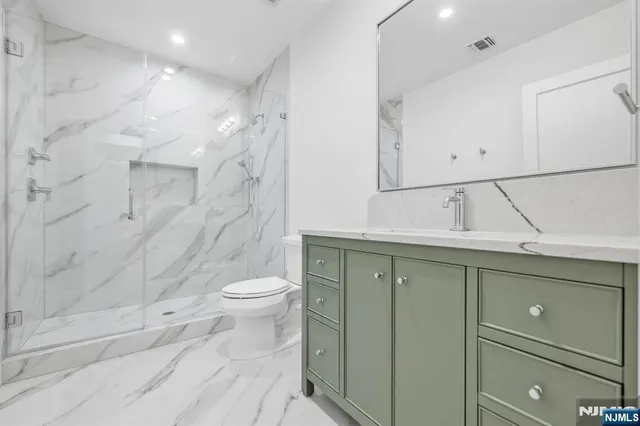 $5,200,000 | 121 Jacquelin Avenue, Ho-Ho-Kus, NJ 07423