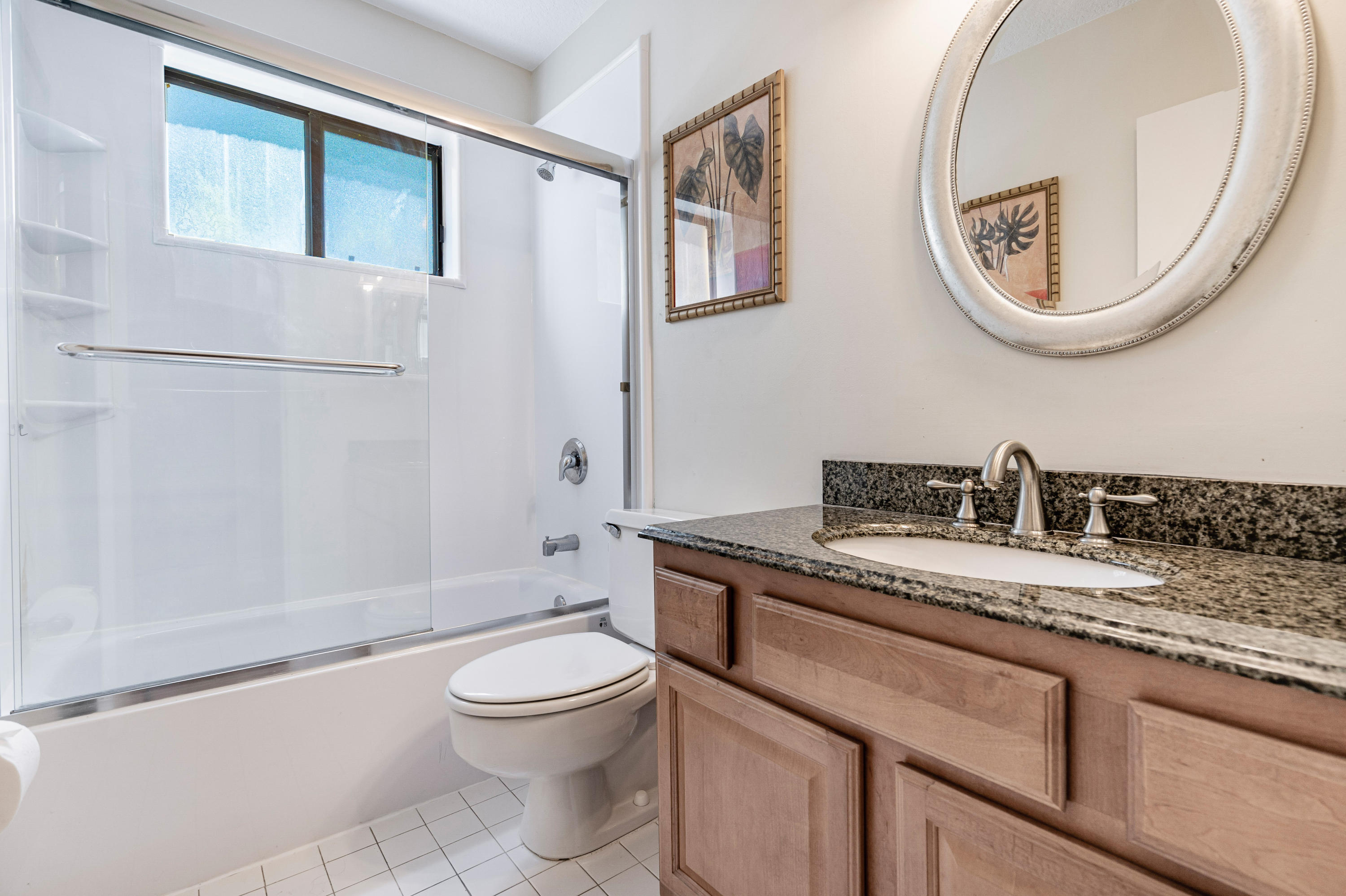 918 Southwest 9th St Circle, Unit 201 Boca Raton, FL 33486 - Photo 18 of 27 Guest bath
