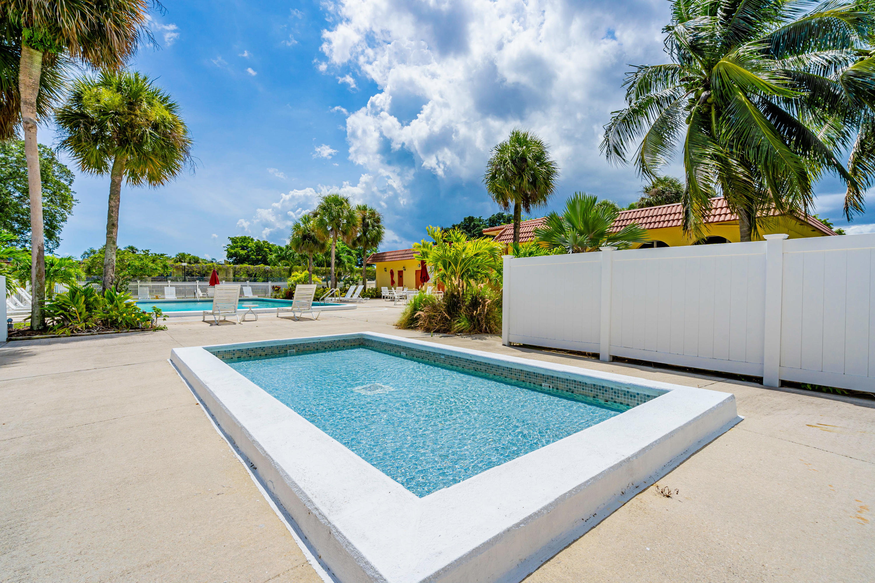 918 Southwest 9th St Circle, Unit 201 Boca Raton, FL 33486 - Photo 20 of 27 Community pool