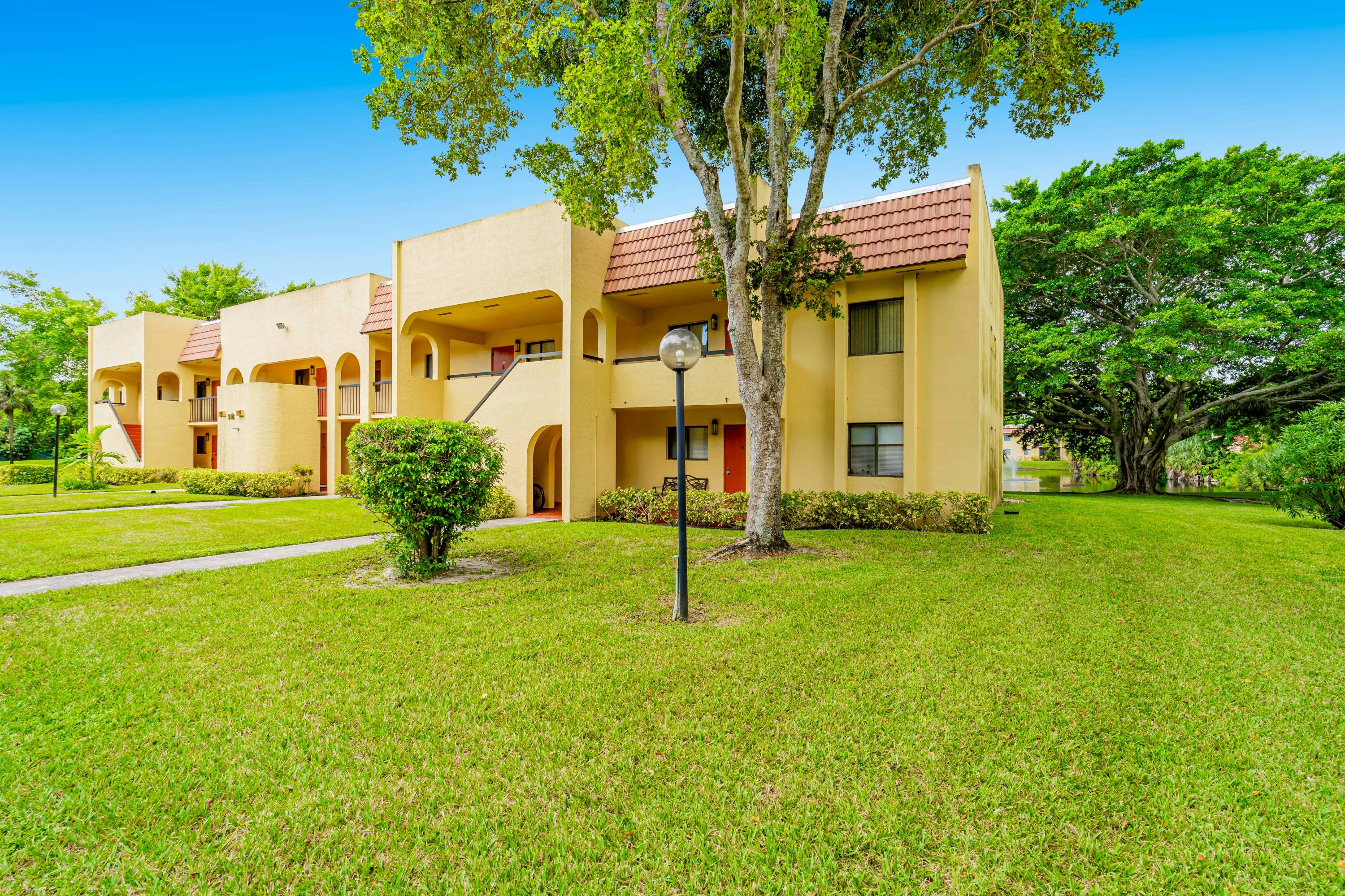 918 Southwest 9th St Circle, Unit 201 Boca Raton, FL 33486 - Photo 3 of 27 Exterior