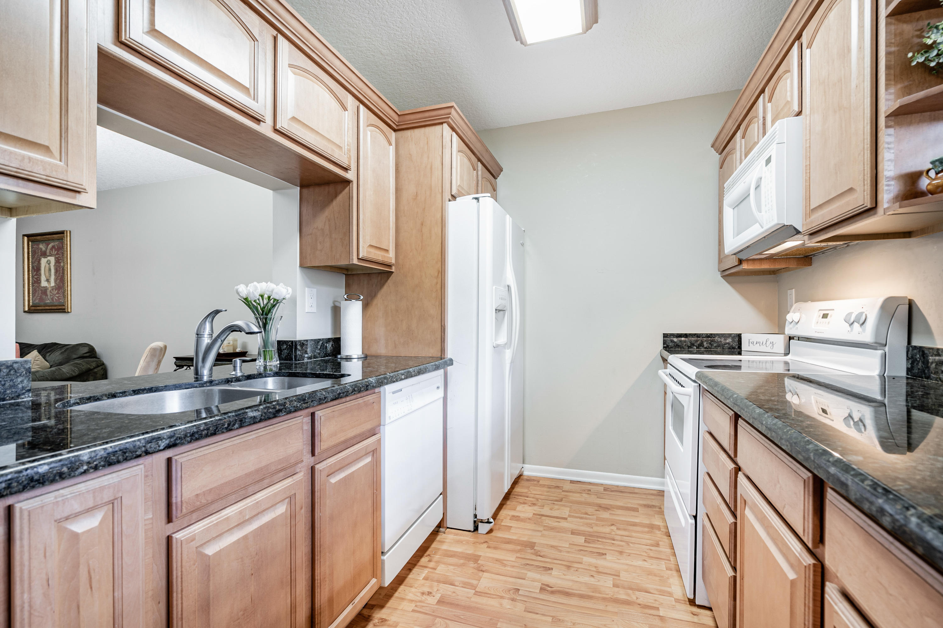918 Southwest 9th St Circle, Unit 201 Boca Raton, FL 33486 - Photo 5 of 27 Kitchen