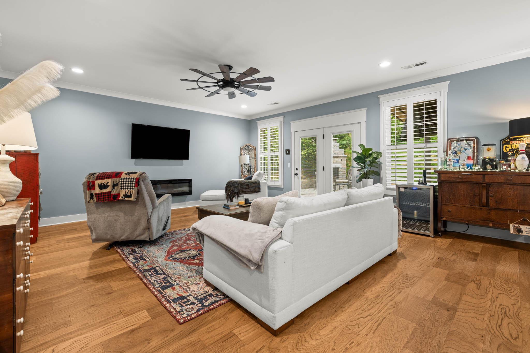 637 Lullwater Road Chattanooga, TN 37405 - Photo 11 of 40 Living Room