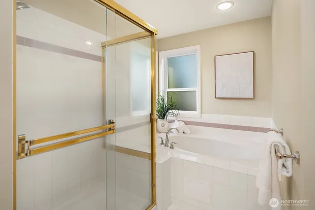 $1,550,000 | 4662 244th Place Southeast, Issaquah, WA 98029