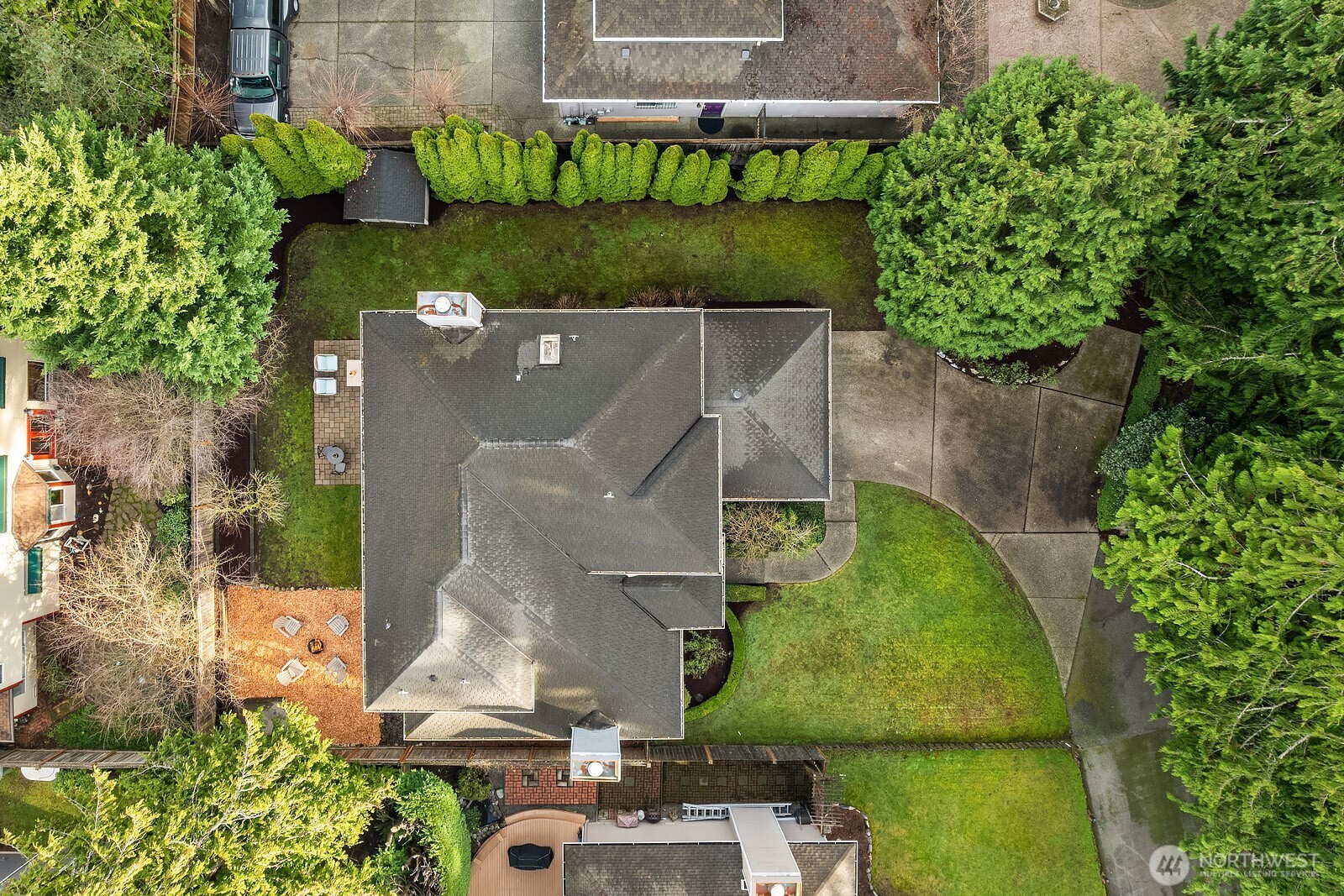 4662 244th Place Southeast Issaquah, WA 98029 - Photo 35 of 40 an aerial view of a house
