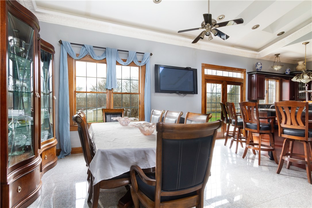 10 Ridge Road Newport, RI 02840 - Photo 23 of 41 Dining Area - Eat in Kitchen