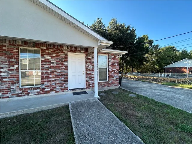 $1,150 | 1915 Tusa Drive, Violet, LA 70092