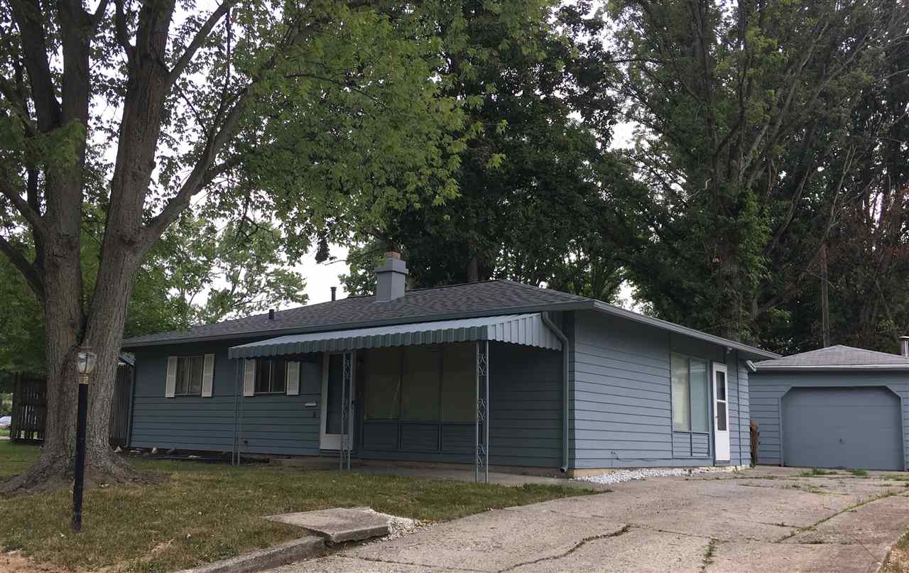 6121 Oakmont Road Fort Wayne, IN 46816 - Photo 1 of 7