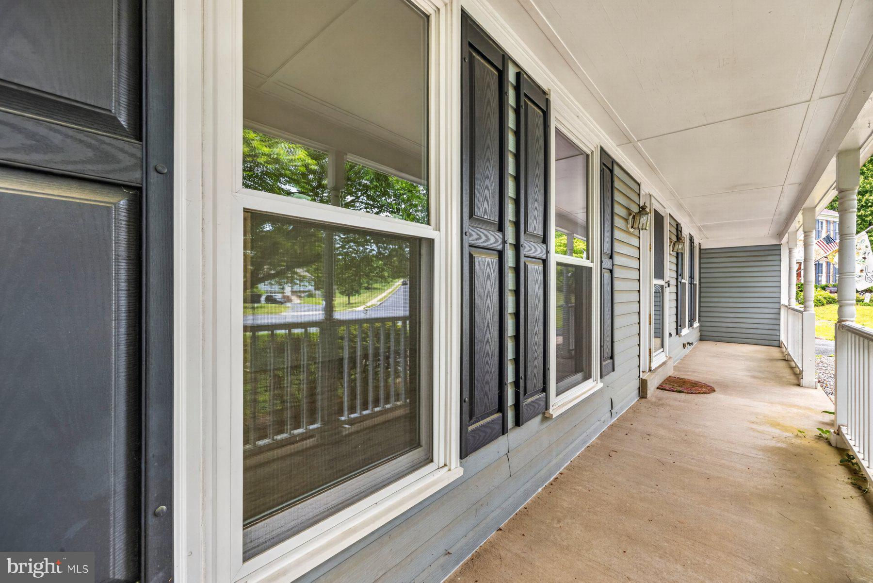 302 Spring Gate Court Mount Airy, MD 21771 - Photo 4 of 48