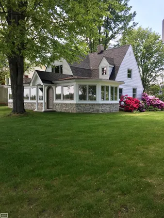 $789,000 | 206 Edgewater Avenue, Algonac, MI 48001