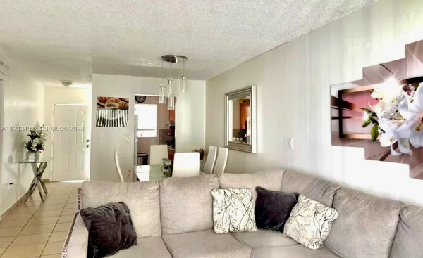 $2,100 | 1355 West 44th Place, Unit 215, Hialeah, FL 33012