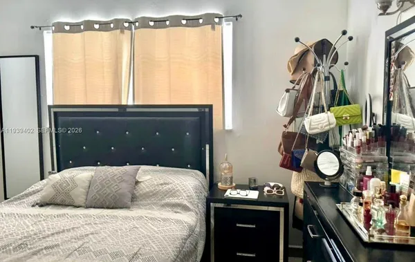 $2,100 | 1355 West 44th Place, Unit 215, Hialeah, FL 33012