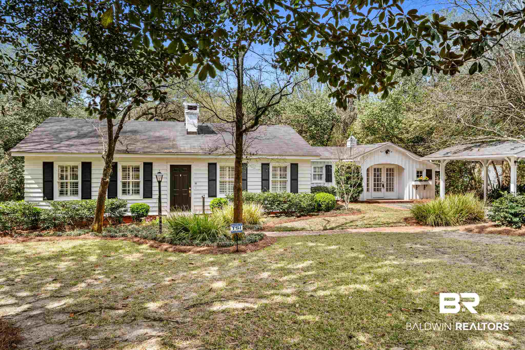 420 Byron Avenue East Mobile, AL 36609 - Photo 1 of 38