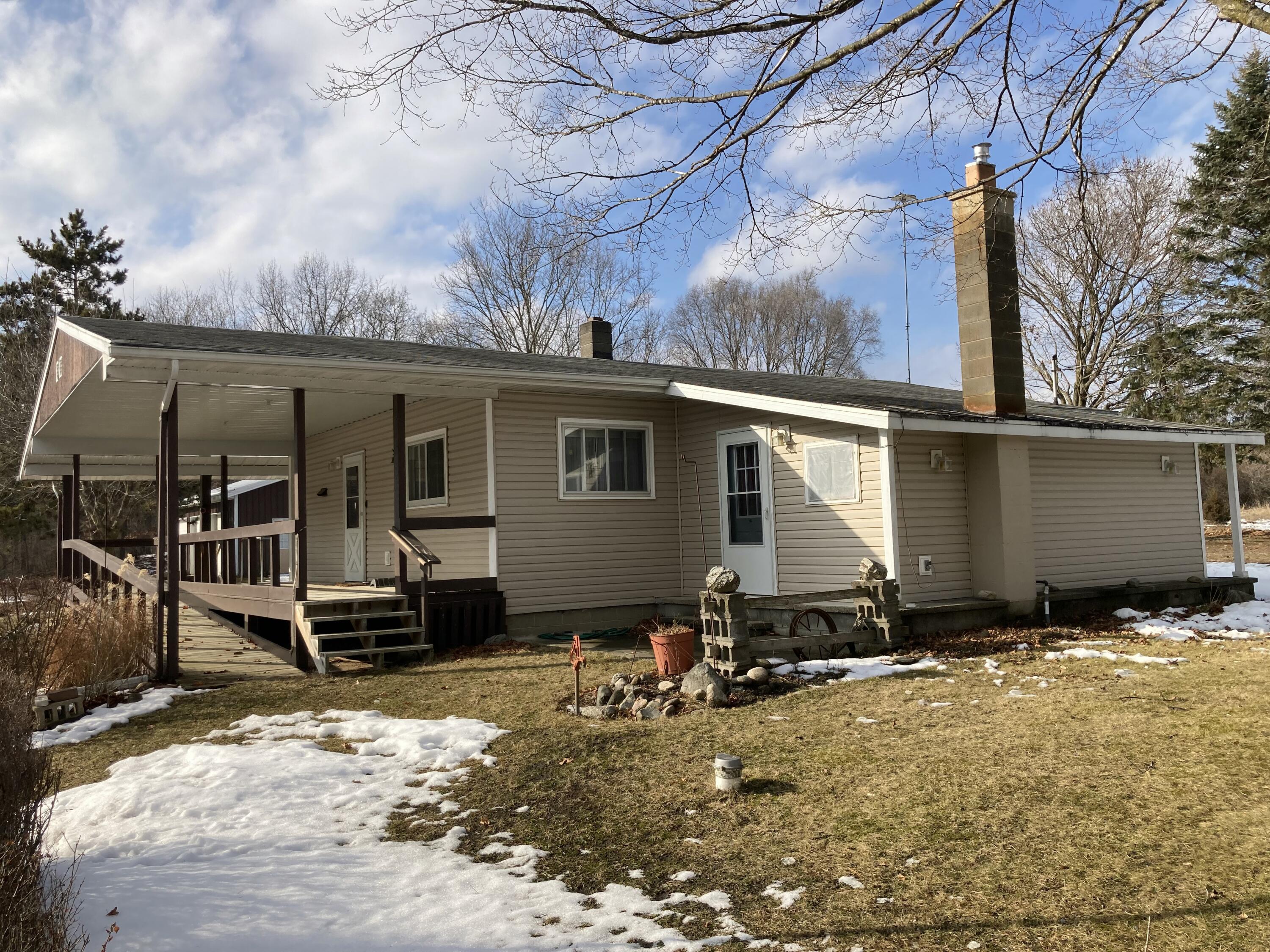 7737 Northeast County Line Road Riverdale, MI 48877 - Photo 2 of 54 IMG_2707