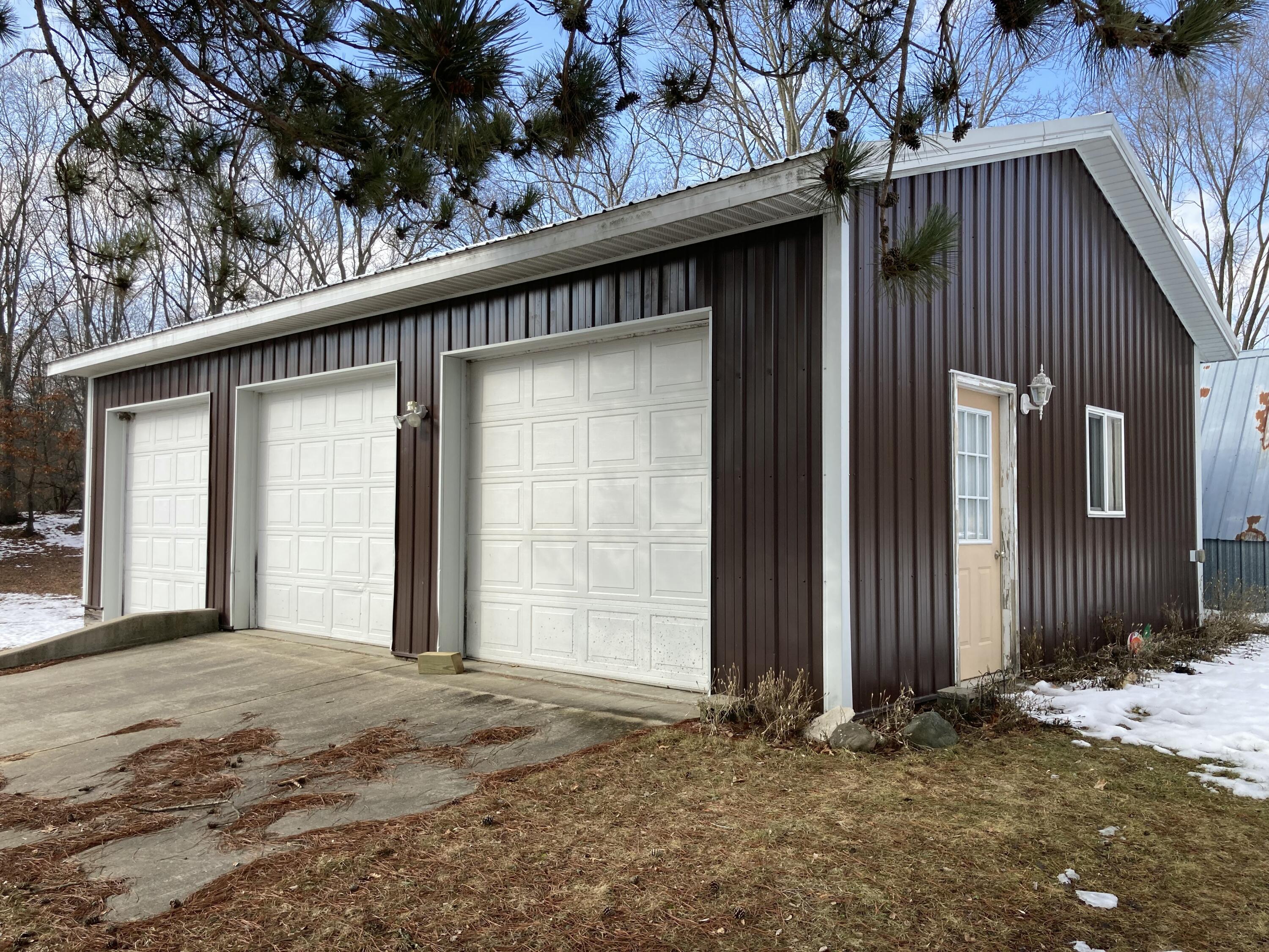 7737 Northeast County Line Road Riverdale, MI 48877 - Photo 26 of 54 IMG_2700