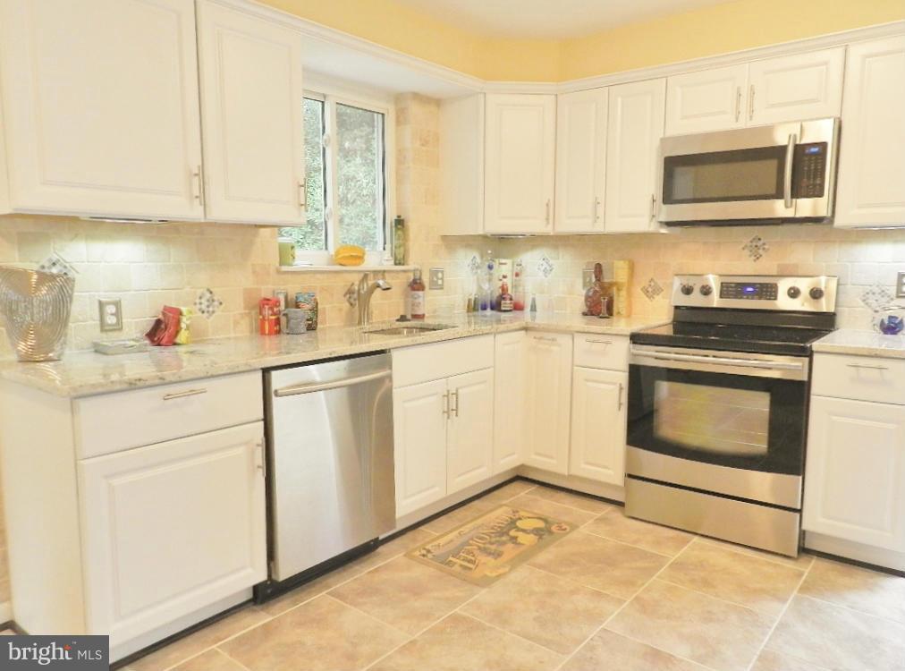 3602 Kayson Street Silver Spring, MD 20906 - Photo 14 of 30 Kitchen