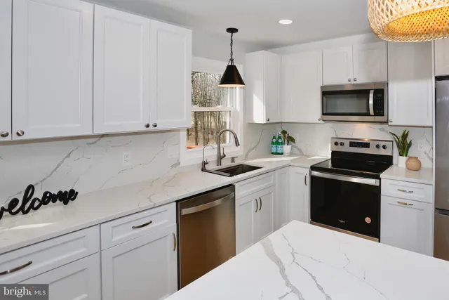 $3,800 | 1515 Templeton Place, Rockville, MD 20852