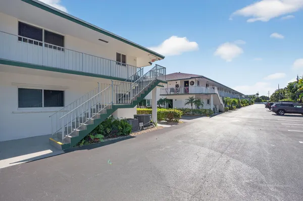 $2,500 | 6 Garden Street, Unit 201P, Tequesta, FL 33469