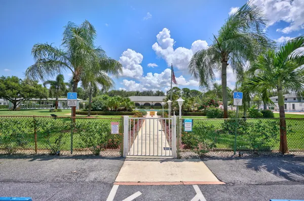 $2,500 | 6 Garden Street, Unit 201P, Tequesta, FL 33469