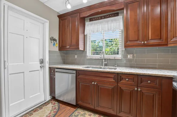 $2,500 | 6 Garden Street, Unit 201P, Tequesta, FL 33469