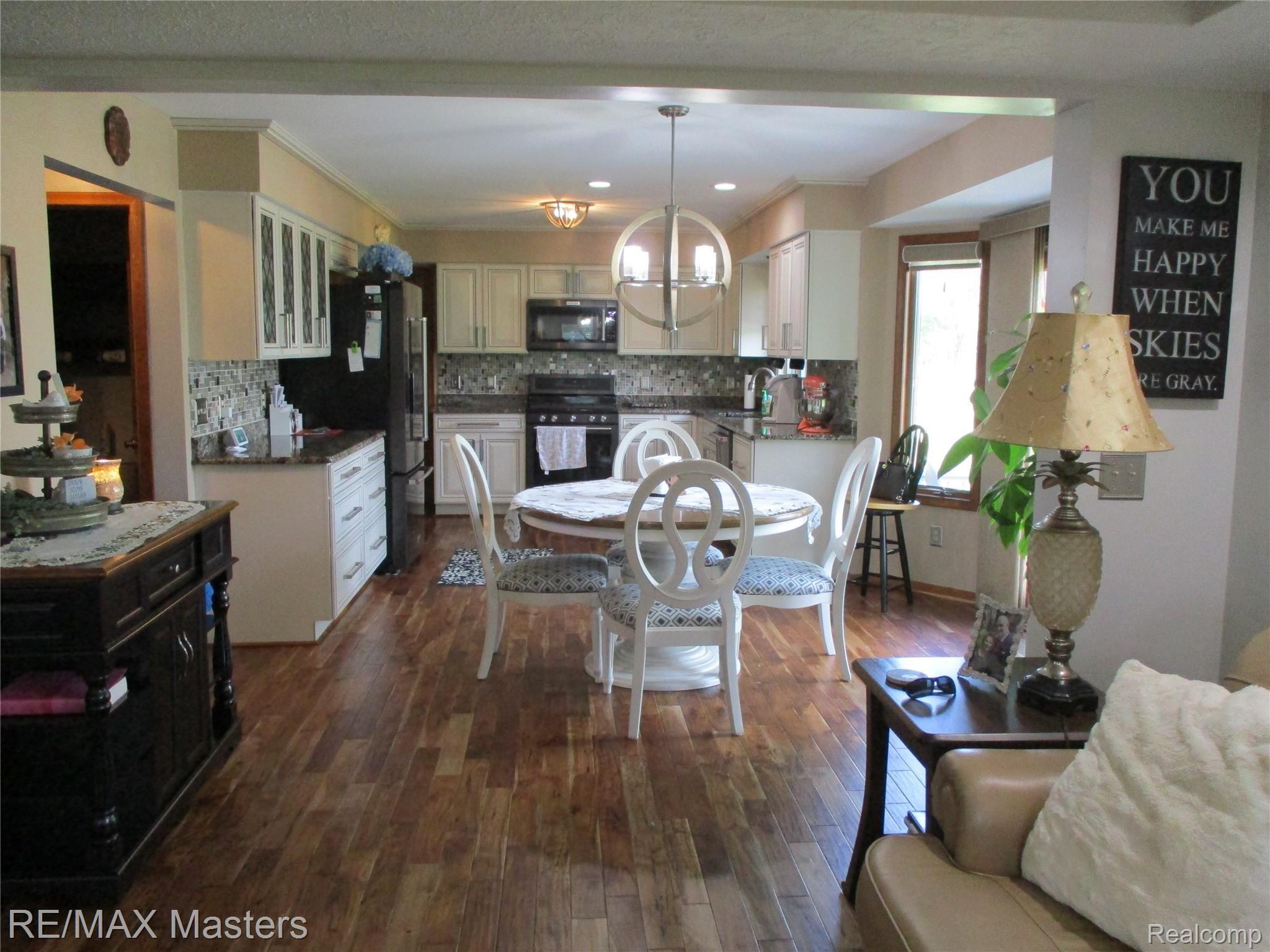 20181 Vining Road New Boston, MI 48164 - Photo 24 of 65 IMG_0935.JPG