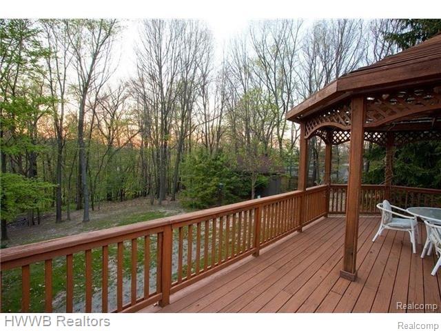 330 Camelot Way Rochester, MI 48306 - Photo 47 of 48