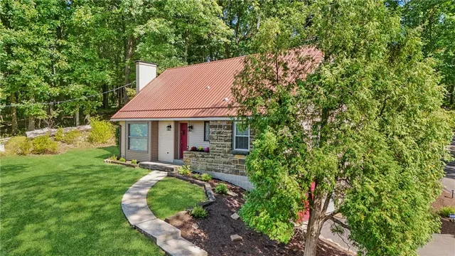 $250,000 | 3316 Leechburg Road, New Kensington, PA 15068