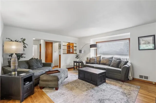 $250,000 | 3316 Leechburg Road, New Kensington, PA 15068