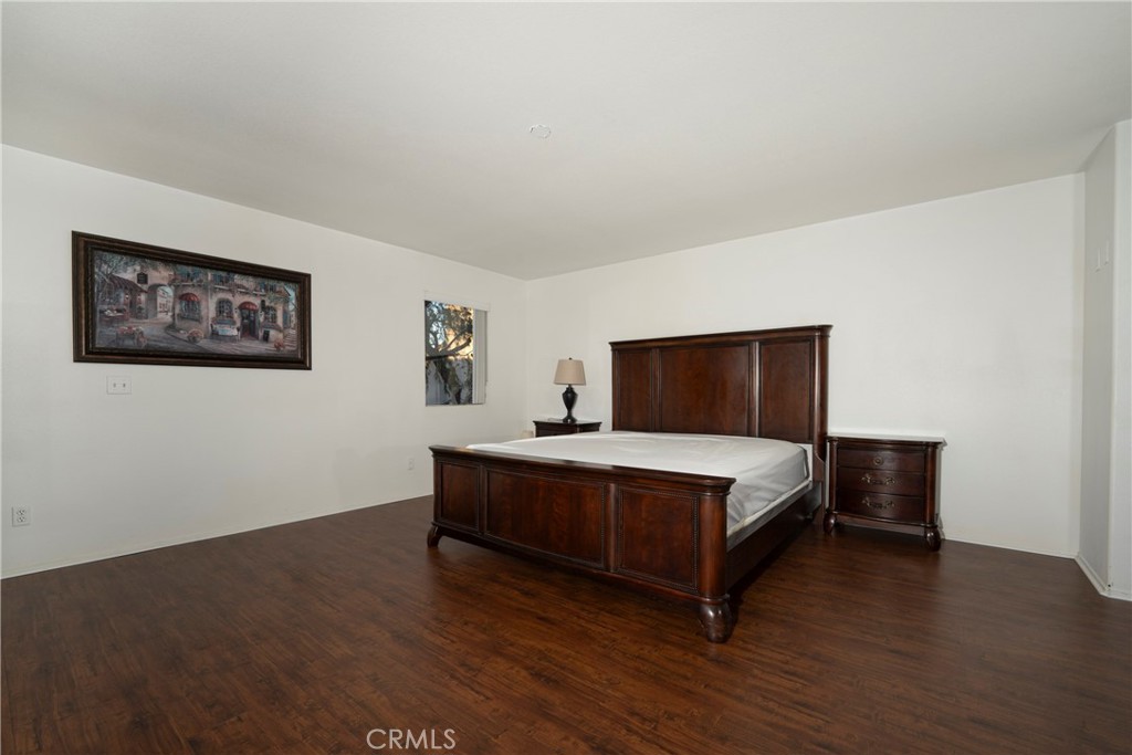 6319 Lavender Street Eastvale, CA 92880 - Photo 20 of 39 a living room with furniture