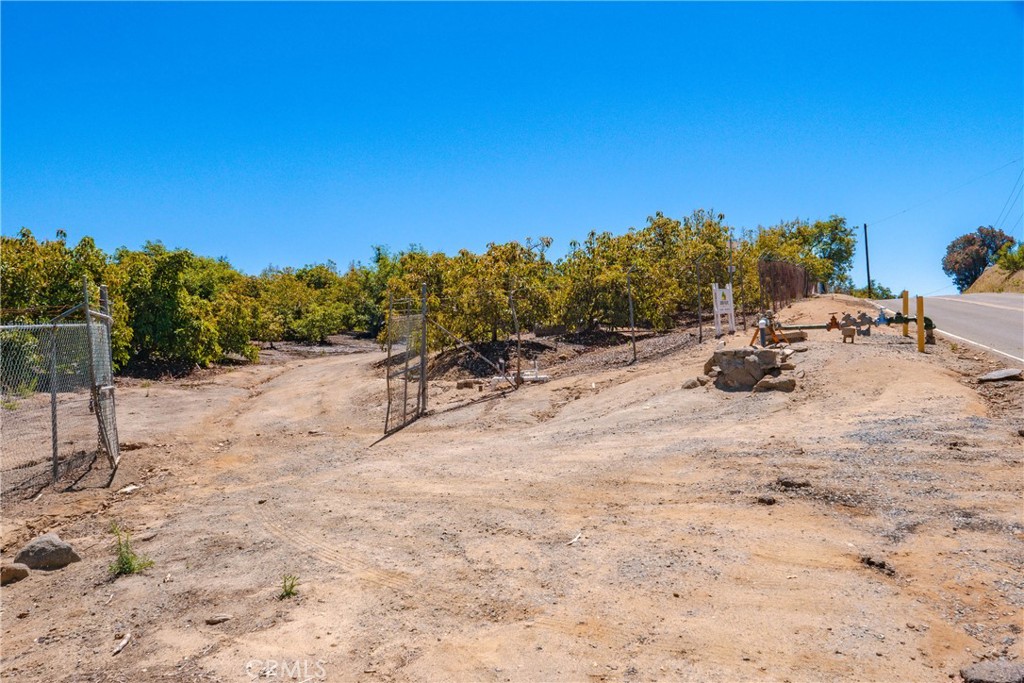 3738 Camaron Road Temecula, CA 92590 - Photo 14 of 40 Camaron Rd Entry t oboth parcels.