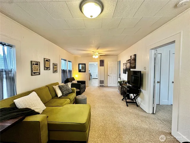 $299,900 | 303 South Buckner Street, Centralia, WA 98531