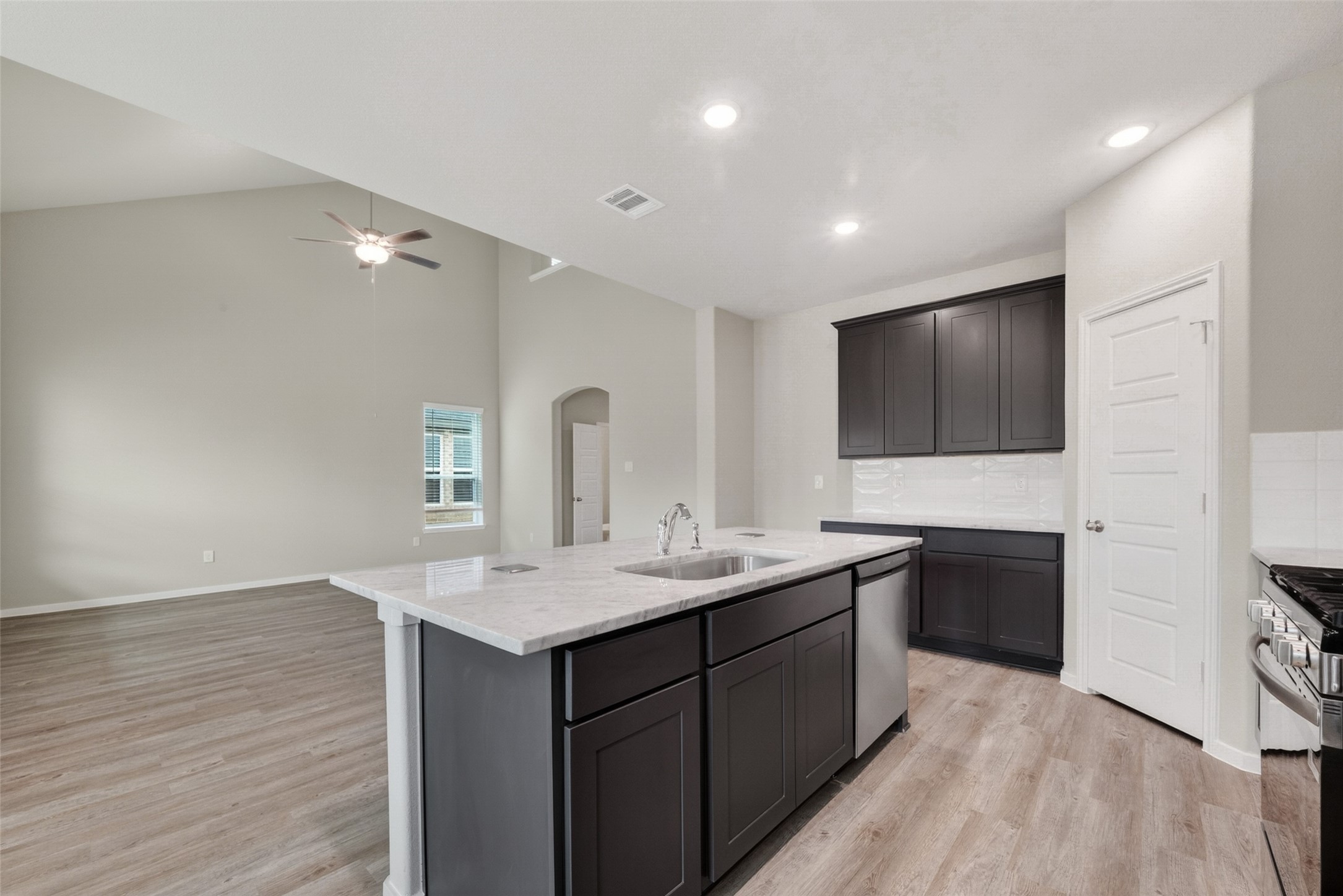 3406 Rolling River Baytown, TX 77521 - Photo 12 of 42